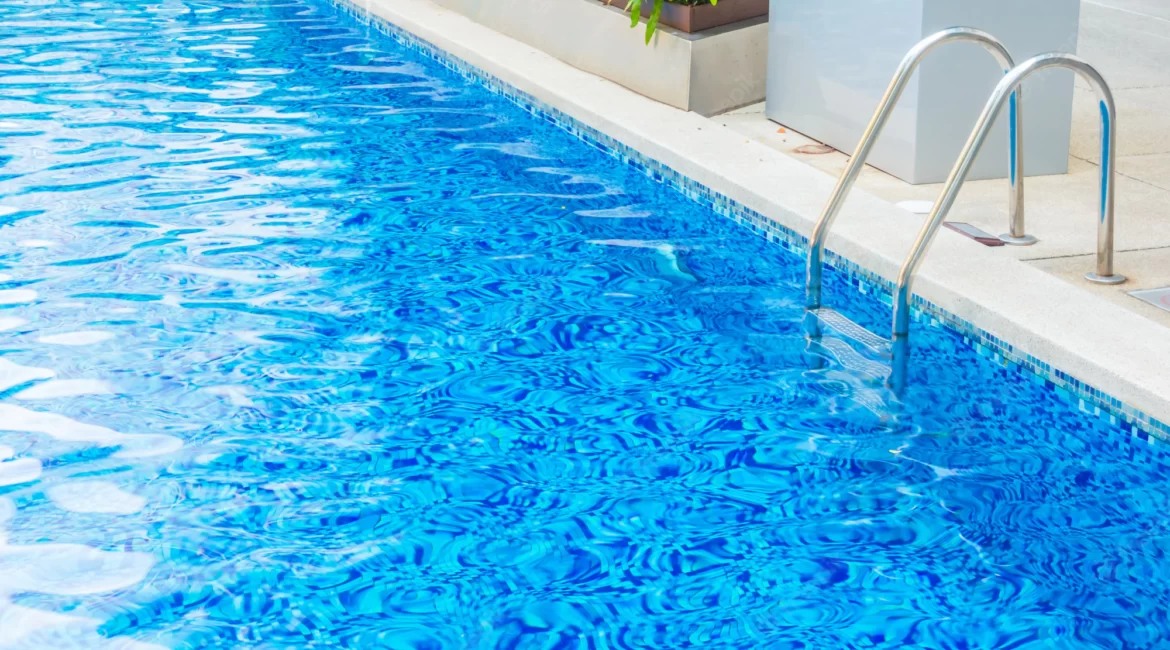 4 Pool Safety Features to Consider During Construction